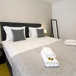 Maxim Deluxe Rooms With Balcony & Private Bathrooms - Downtown Spalato, Quiet Neighborhood